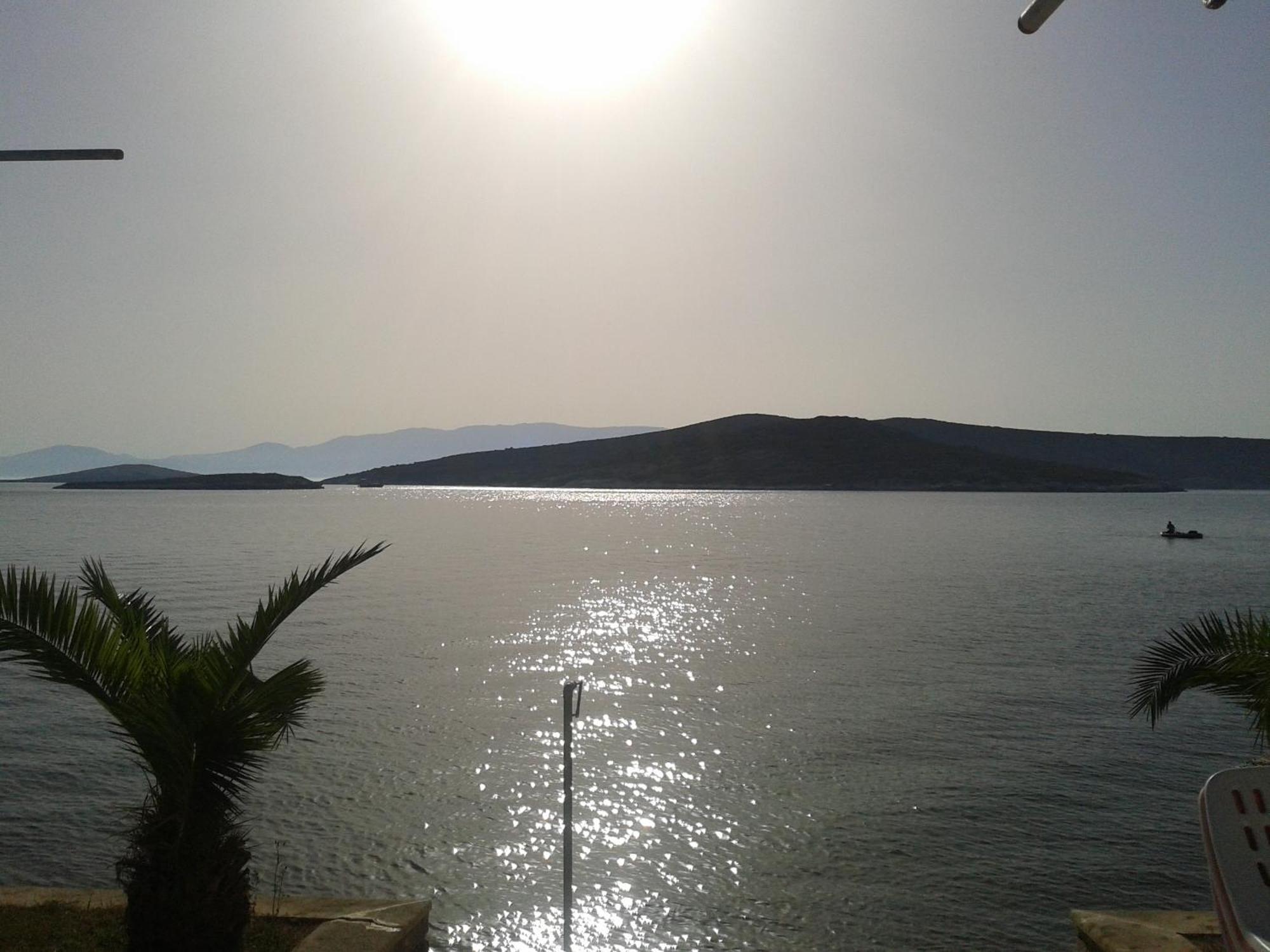 Teras Motel Foça Exterior foto